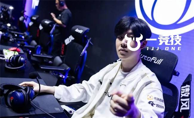 LOL:LPL常规赛最佳阵容出炉 Theshy当选一阵Bin落选!