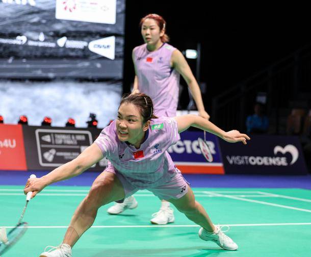 单局11-17逆风翻盘！凡尘组合2-0日本女双，1/4决赛迎战世界第二