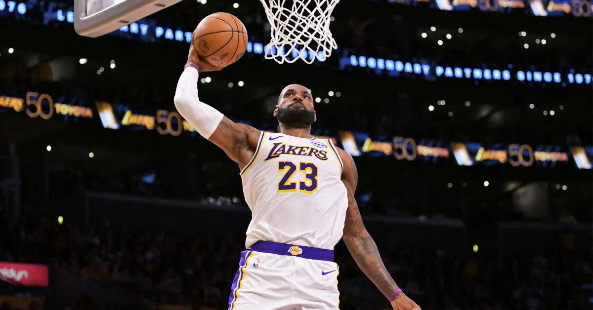 场均11分，全队排名第五！湖人再现“里夫斯剧本”，雷迪克成关键X因素